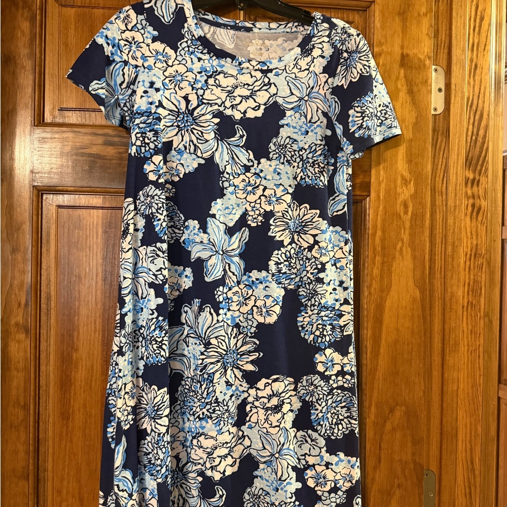 Lilly Pulitzer Blue and White Midi Dress with Elegant Silhouette